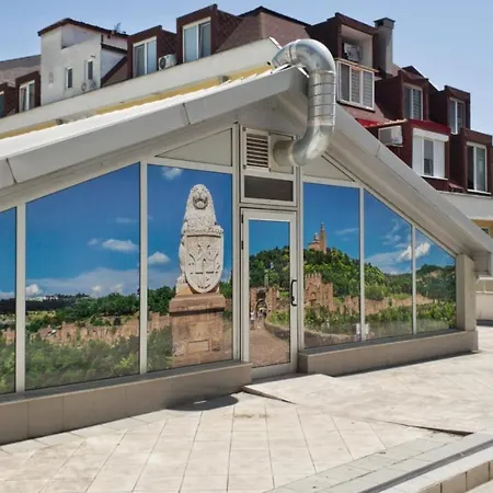 Cozy Studio Near The Park With Huge Verandah. Veliko Tŭrnovo Exterior photo