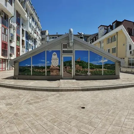 Cozy Studio Near The Park With Huge Verandah. Veliko Tŭrnovo Exterior photo