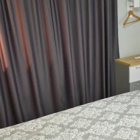 Cozy Studio Near The Park With Huge Verandah. Veliko Tŭrnovo Exterior photo