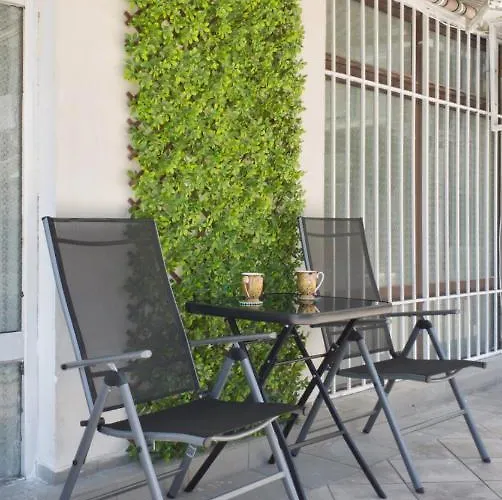 Cozy Studio Near The Park With Huge Verandah.