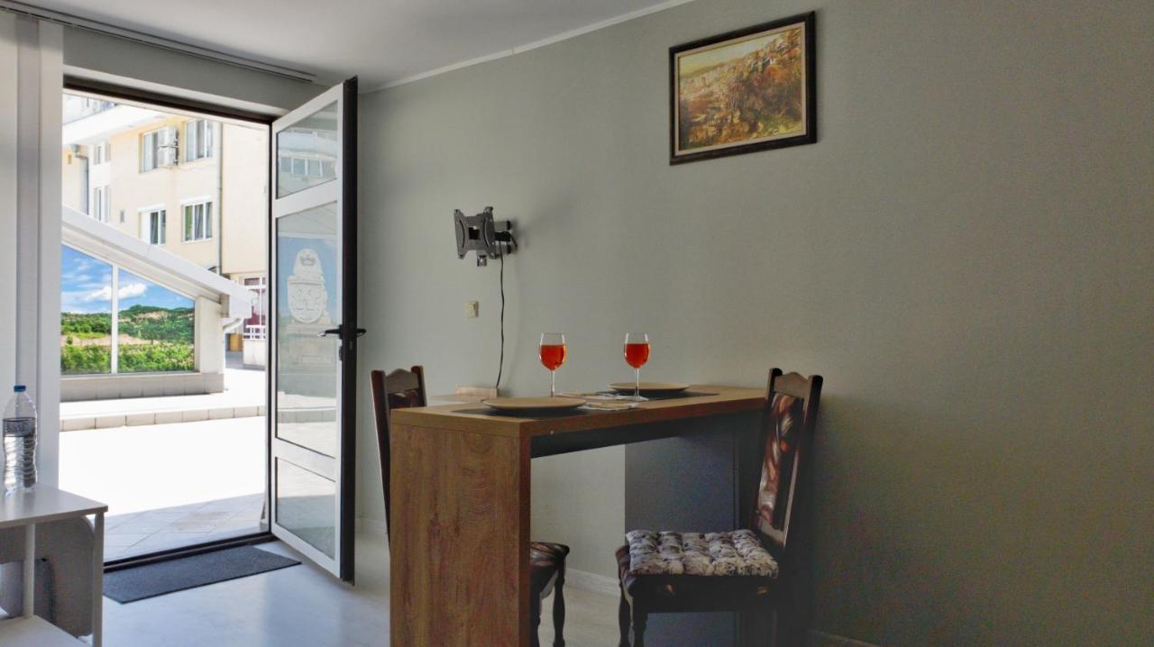 Cozy Near The Park With Huge Verandah. Apartament Veliko Tărnovo